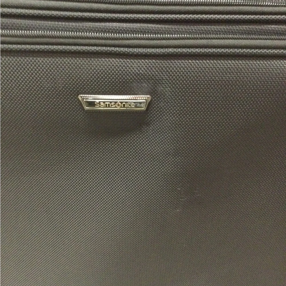 Men's Black Rolling Garment Bag - Professional Travel Luggage